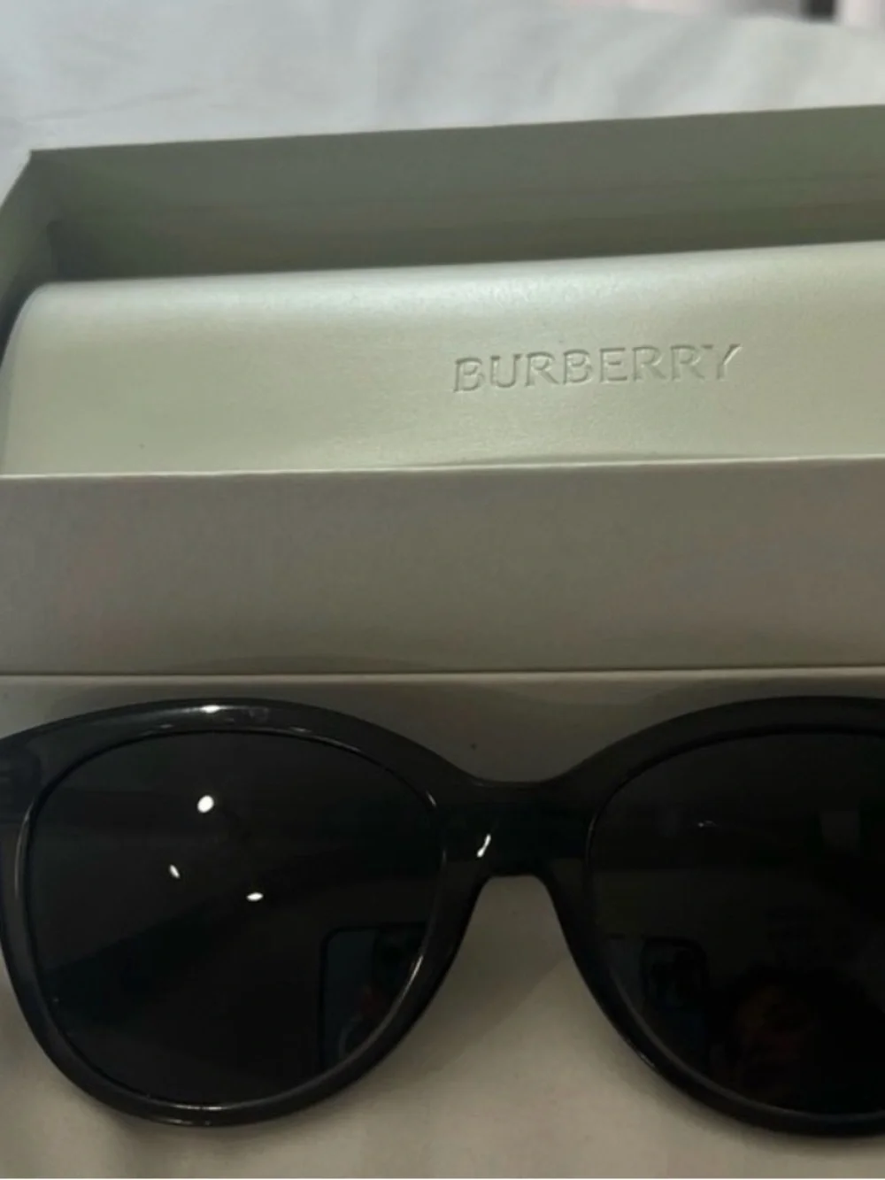 Authentic Burberry BE4465 Black Cat-Eye Women’s Sunglasses in case and box